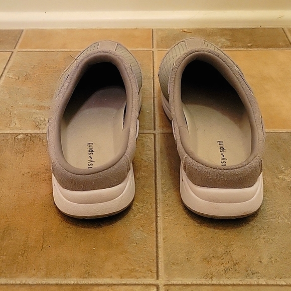 Gray Clogs 👞 - Picture 4 of 5